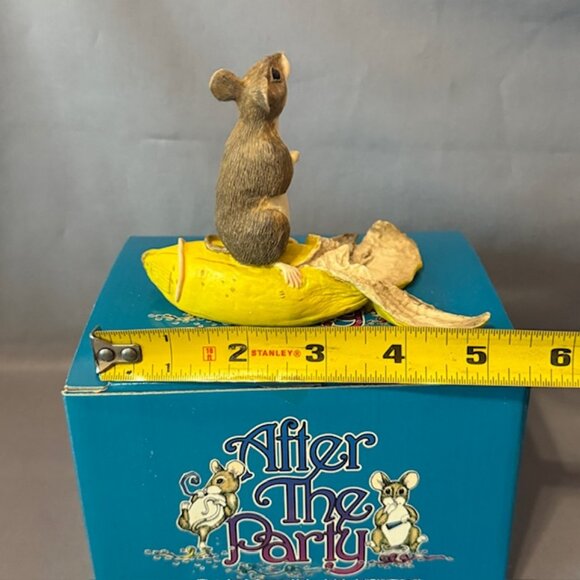 Vintage Mouse Figurine After The Party Mice Munro Anthropomorphic Banana Fruit - Picture 3 of 4